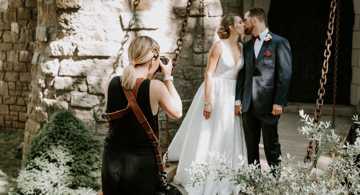 How to Pick the Right Wedding Photographer