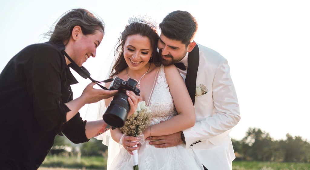 Few Tips on How to Pick the Right Wedding Photographer